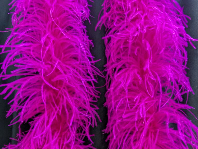 Ostrich Feather Boa Lux 5 Ply - FUCHSIA PINK