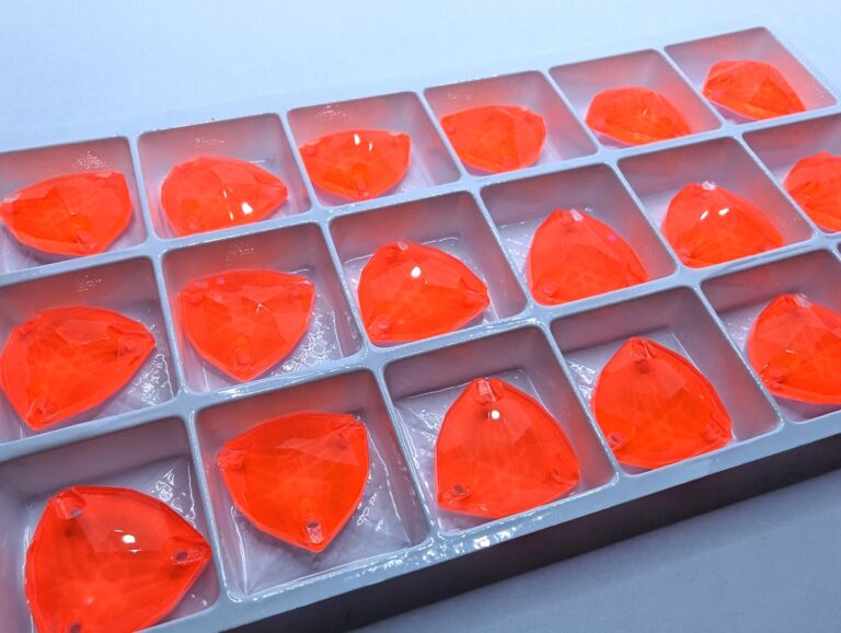 Trilliant Sew-On Stones HYACINTH/NEON